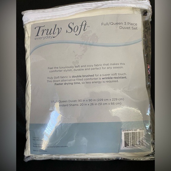 Duvet cover(comforter NOT included) queen size - Picture 3 of 4